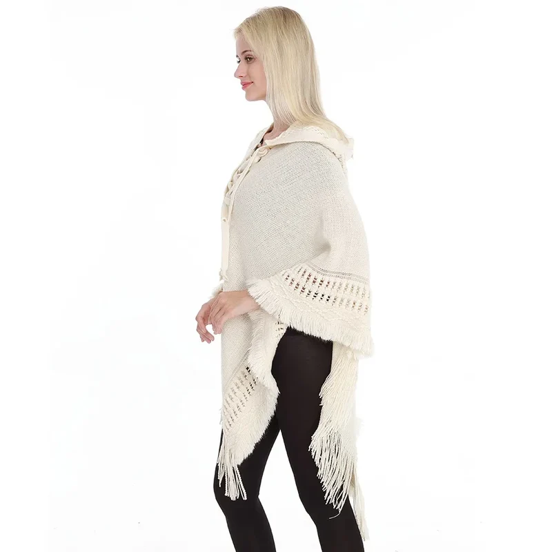 Cape Crochet Capuche Franges élégance Urbaine