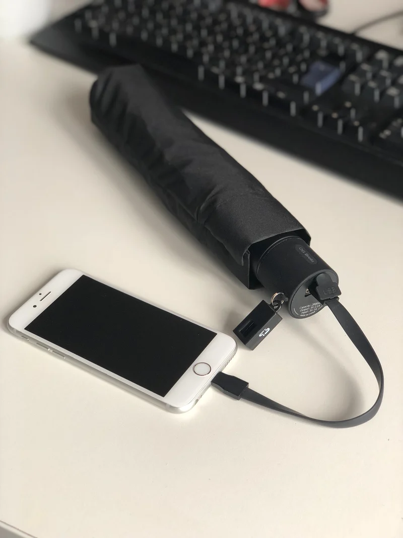 USB Phone Charging Windproof Umbrella | Detachable Power Bank Handle | Lightning & Micro USB | 98cm