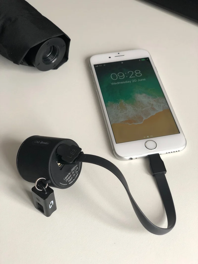USB Phone Charging Windproof Umbrella | Detachable Power Bank Handle | Lightning & Micro USB | 98cm