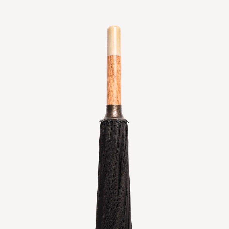 Parapluie en bois d'olivier - Noir