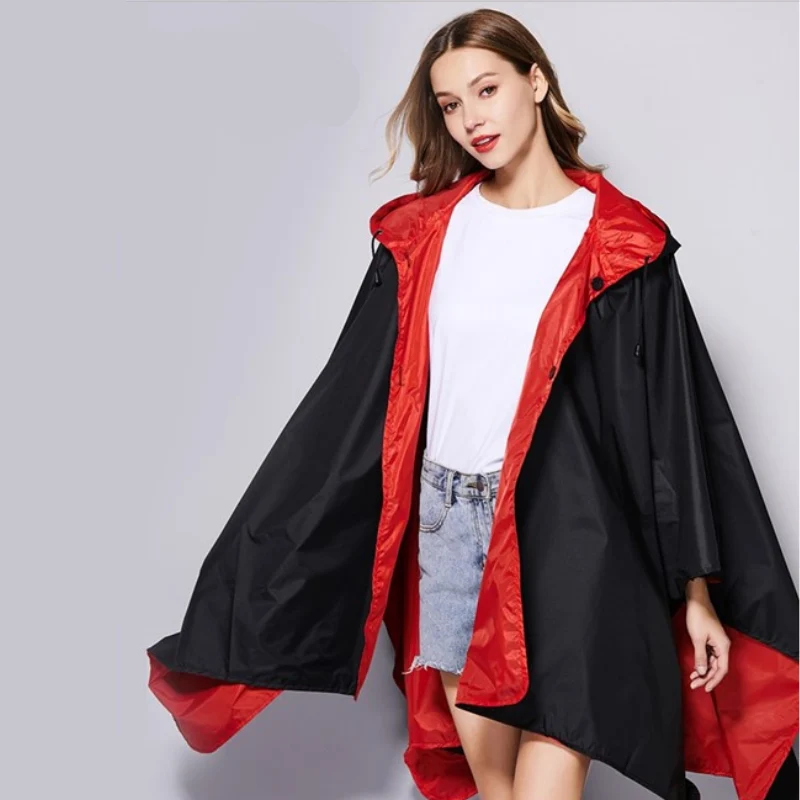 Poncho Pluie Noir & Rouge Femme