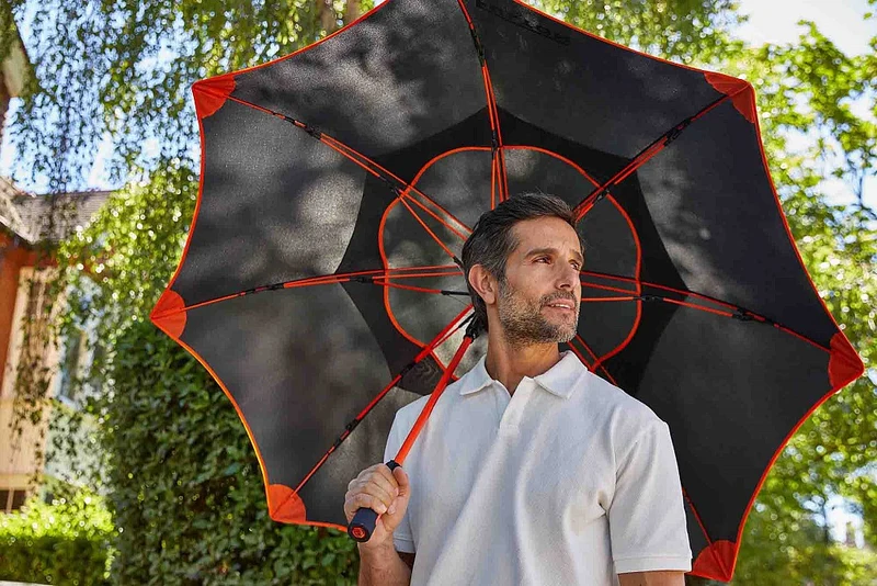 Fulton Performance Titan Golf Umbrella - Black | Supersize 136cm Span | Windproof Vented Canopy