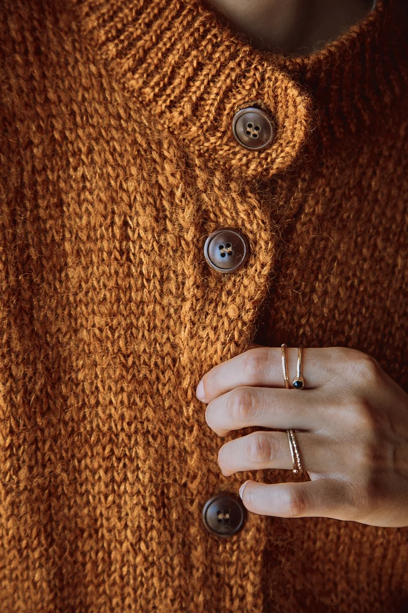 FRIDA Sleeveless Cardigan in Mohair and Silk - Amber