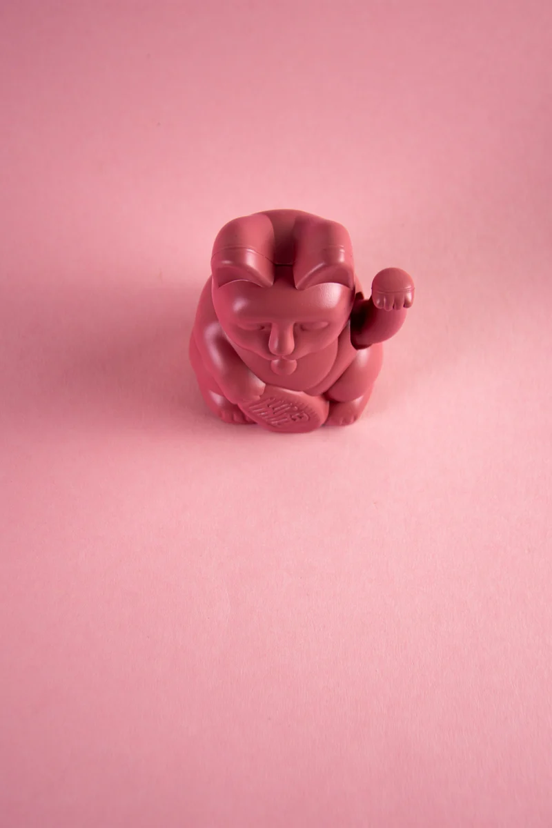 Lucky Cat - Berry red