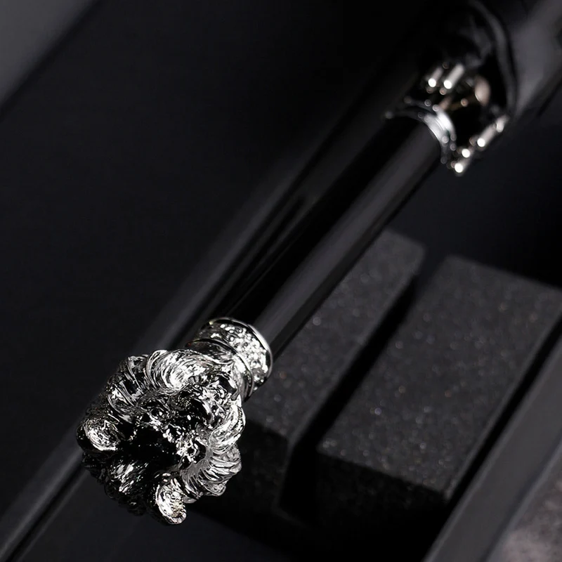 Silver Lion Head Umbrella
