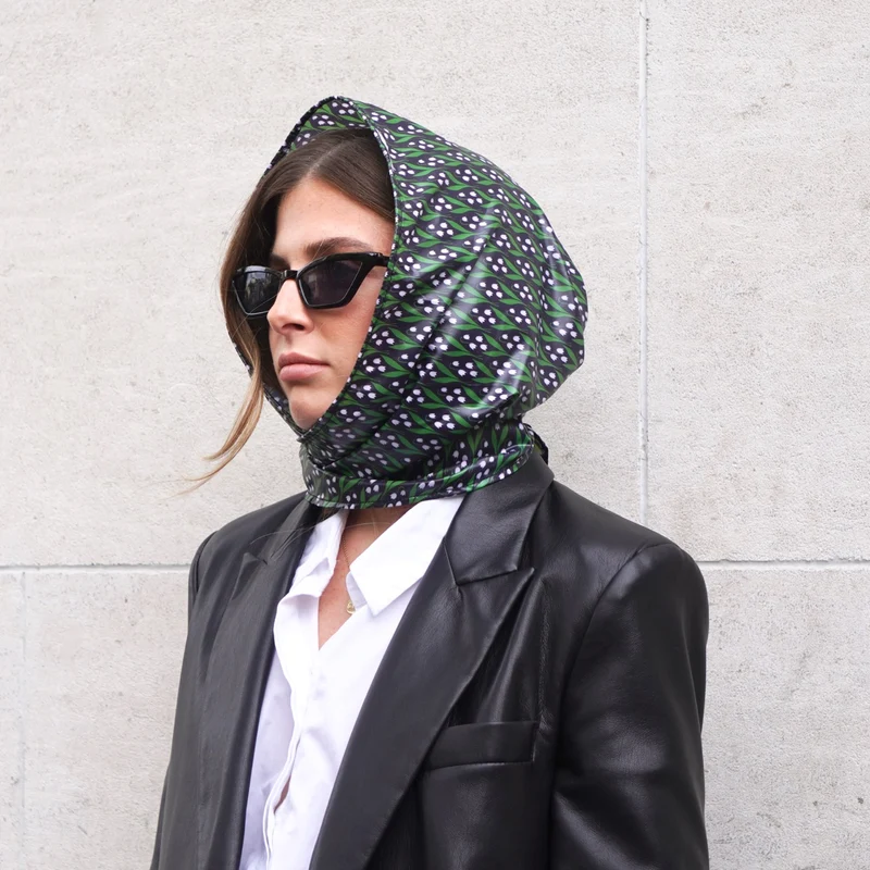 FOULARD MUGUET FOND NOIR