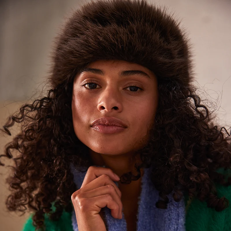 Toque Hiver en Fausse Fourrure Angeliqa marron foncé BARTS