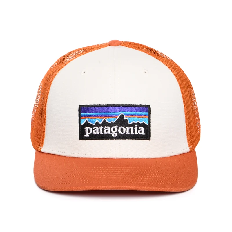 Casquette Trucker en Coton Bio P-6 Logo blanc-rouille PATAGONIA