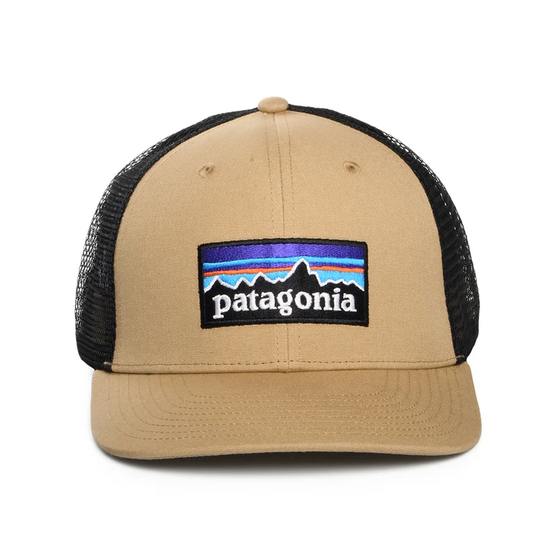 Casquette Trucker en Coton Bio P-6 Logo marron clair-noir PATAGONIA