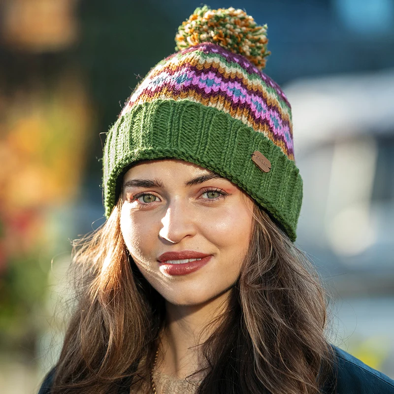 Bonnet à Pompon et à Revers Fair Isle vert-violet-moutarde KUSAN