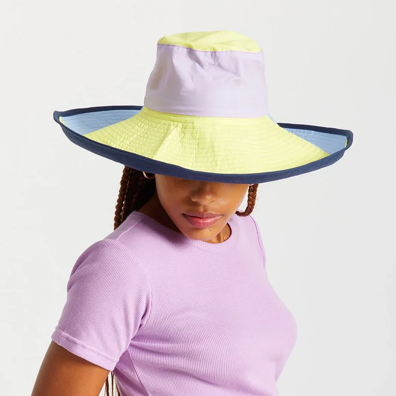 Chapeau Bob à Bord Large Pliable Maddie violet-jaune-bleu BRIXTON