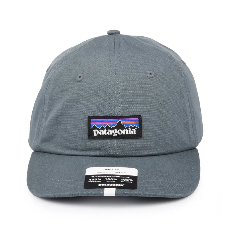 Casquette en Coton Bio P-6 Label Trad gris foncé PATAGONIA