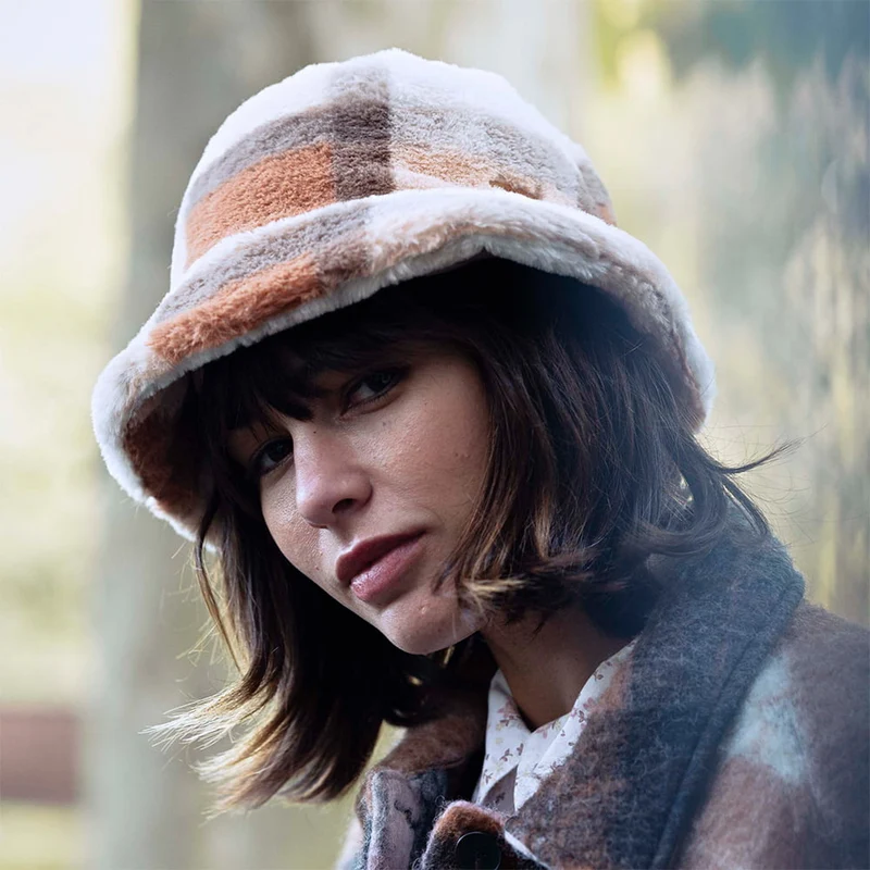 Chapeau Bob en Fausse Fourrure à Carreaux Bretia blanc-multi BARTS