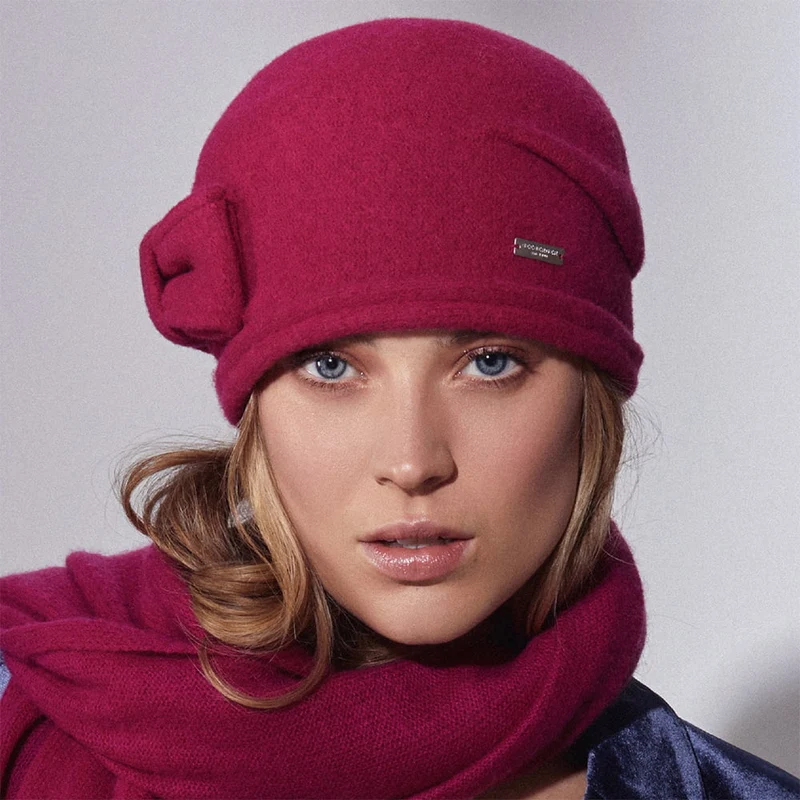 Chapeau Cloche en Laine Vierge Bouillie avec Nœud groseille SEEBERGER