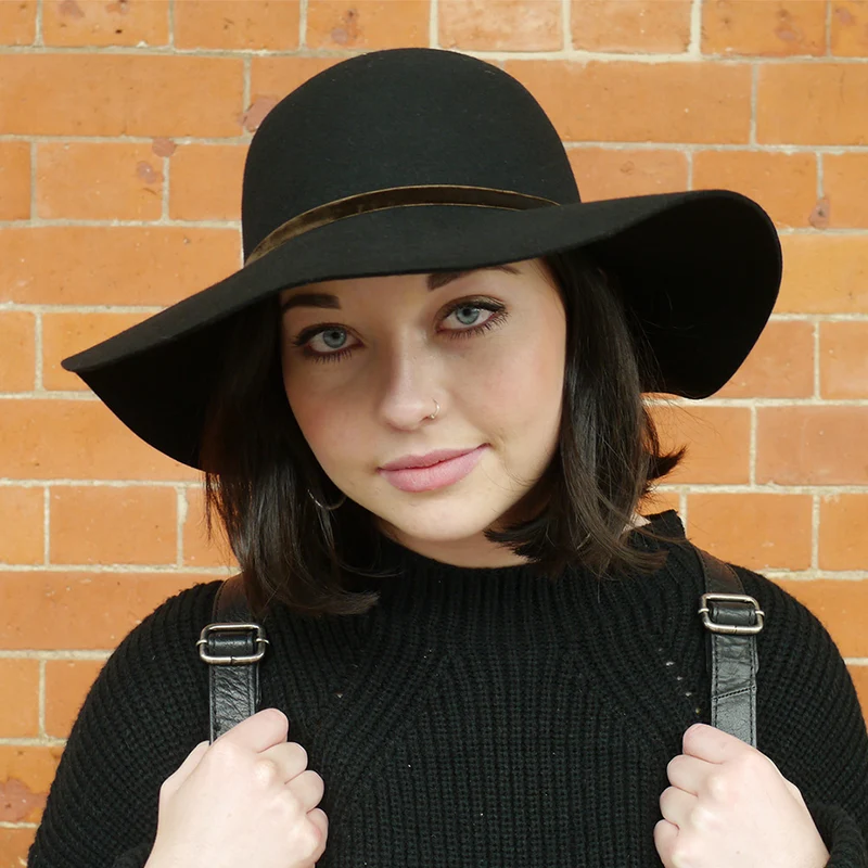 Chapeau Capeline en Laine Vintage noir SUR LA TETE - VENTE EN GROS