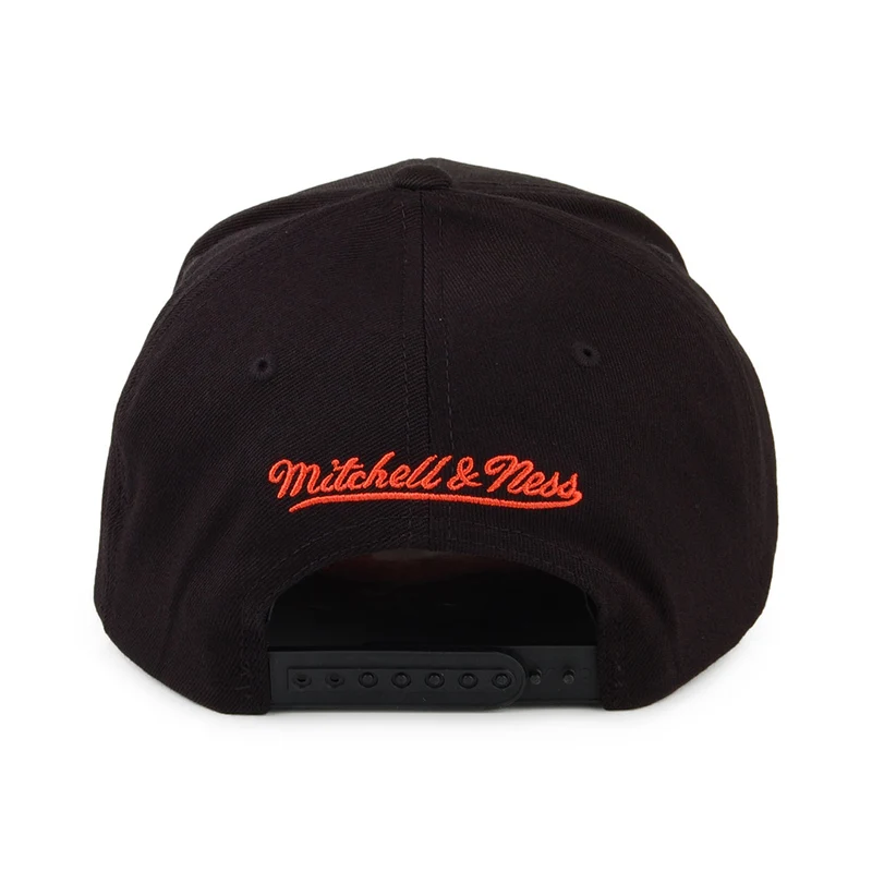 Casquette Snapback Chrome Logo New York Knicks noir MITCHELL & NESS
