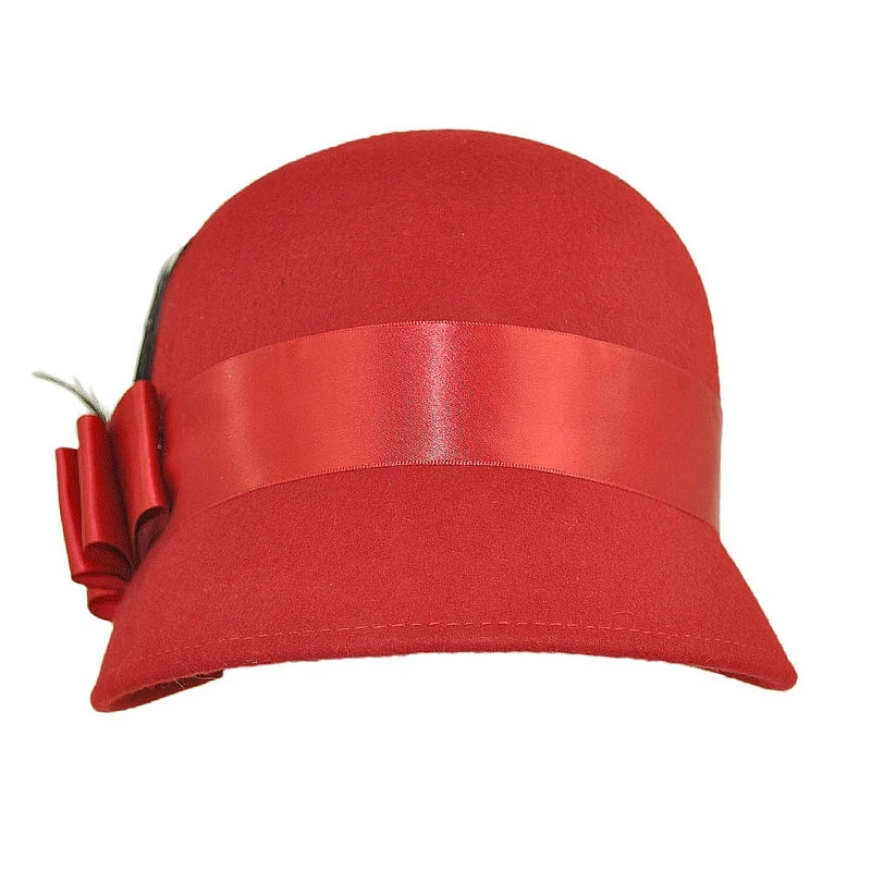 Chapeau Cloche Chloé rouge SUR LA TETE - VENTE EN GROS