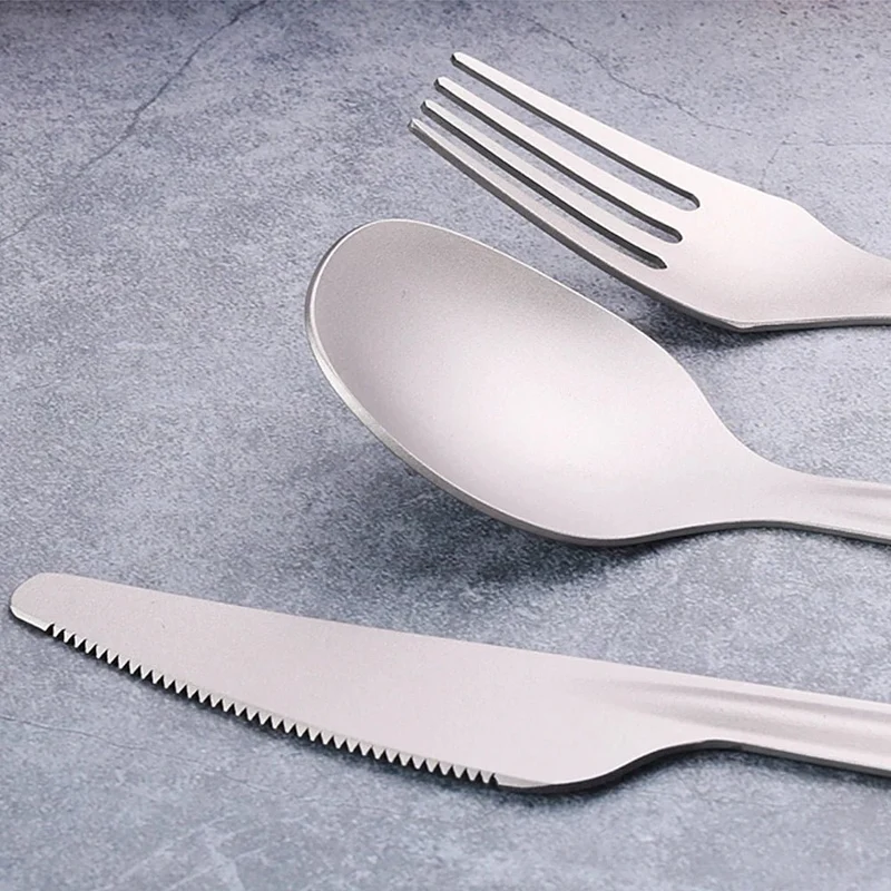 Ensemble de couverts en titane 4 en 1 "Tomshoo - 4-in-1 cutlery set"