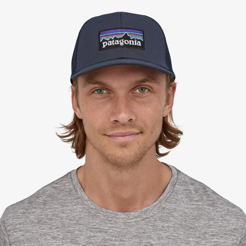 Casquette Trucker en Coton Bio P-6 Logo bleu marine PATAGONIA