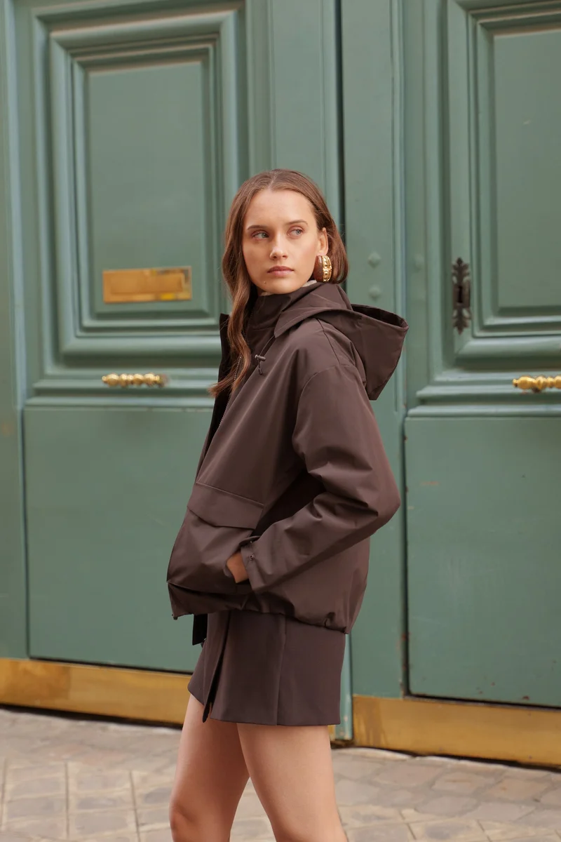 Veste imperméable fourrée à poches