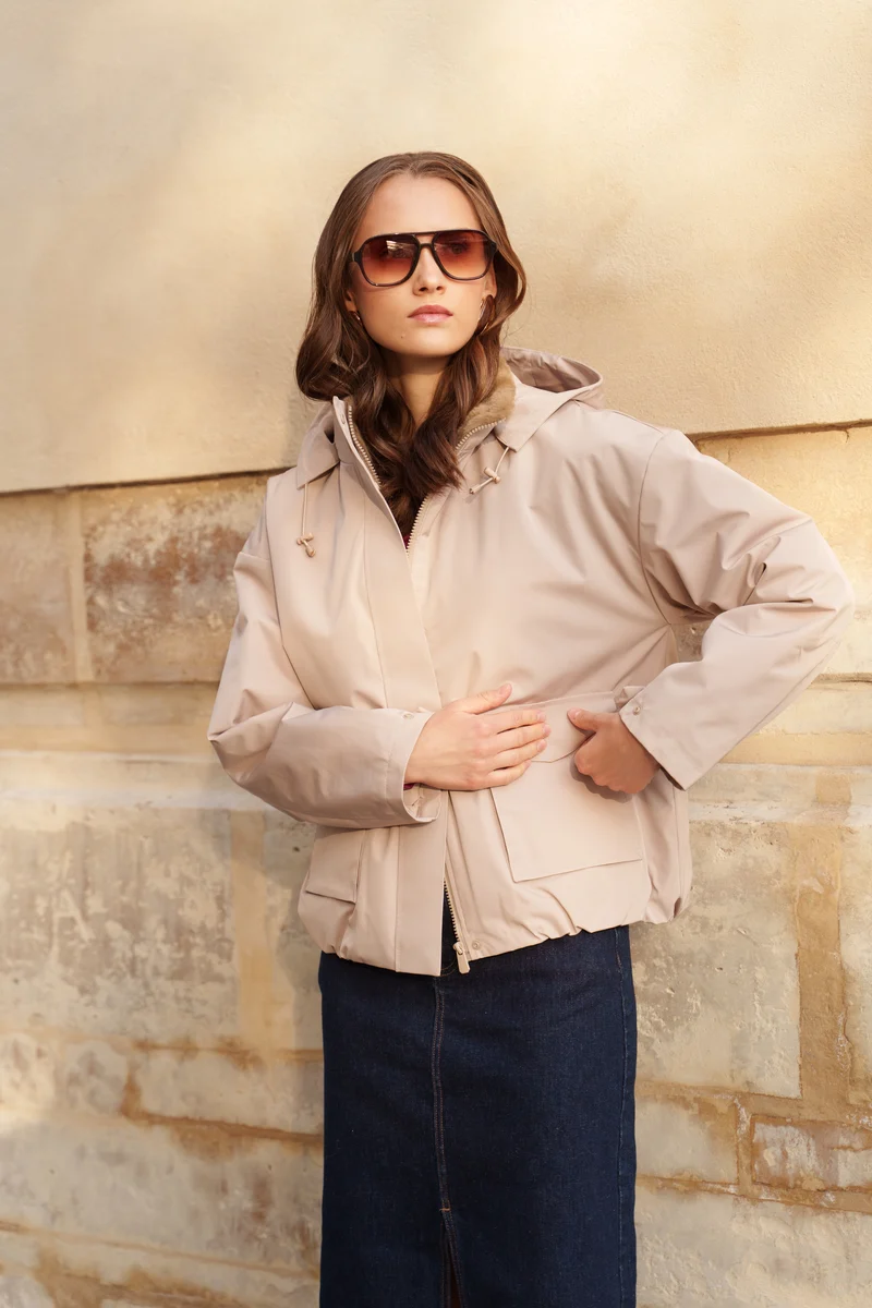 Veste imperméable fourrée à poches