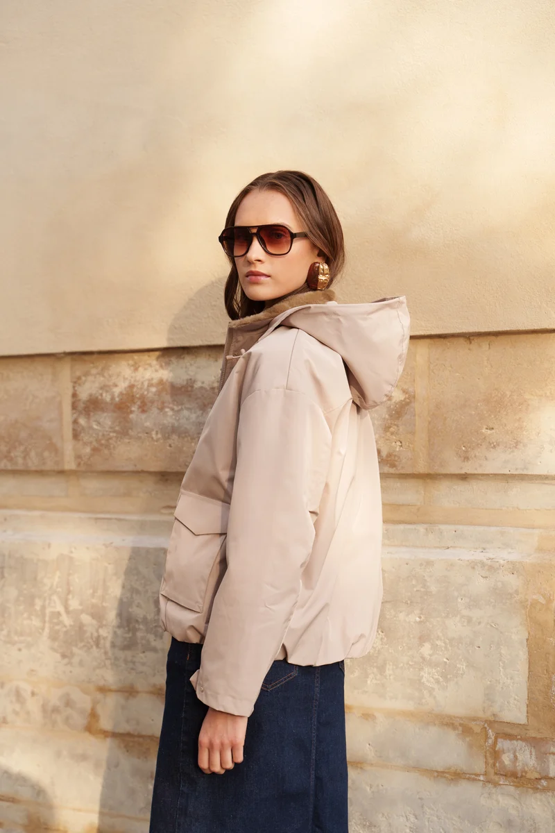 Veste imperméable fourrée à poches