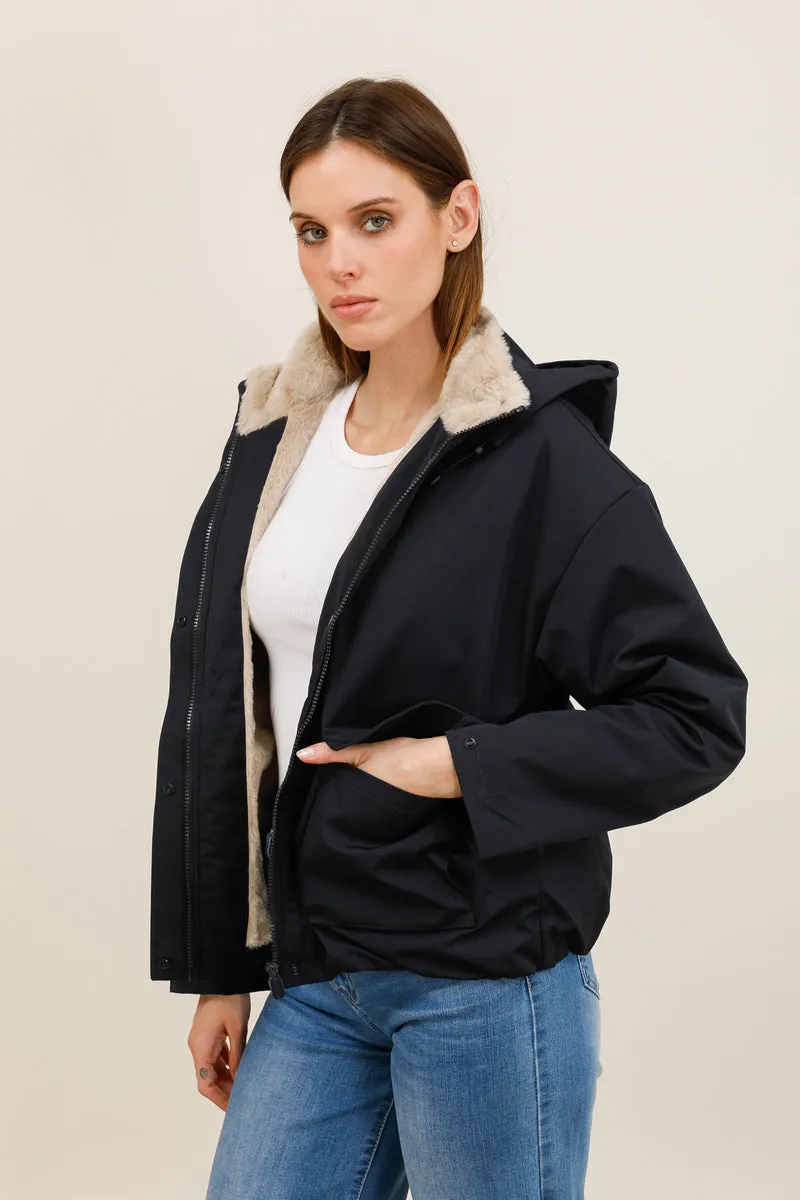 Veste imperméable fourrée à poches
