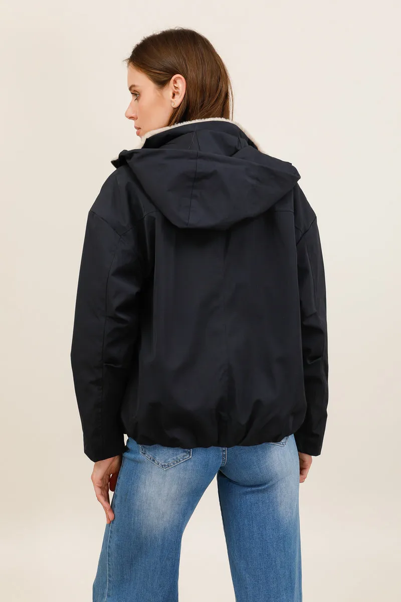 Veste imperméable fourrée à poches