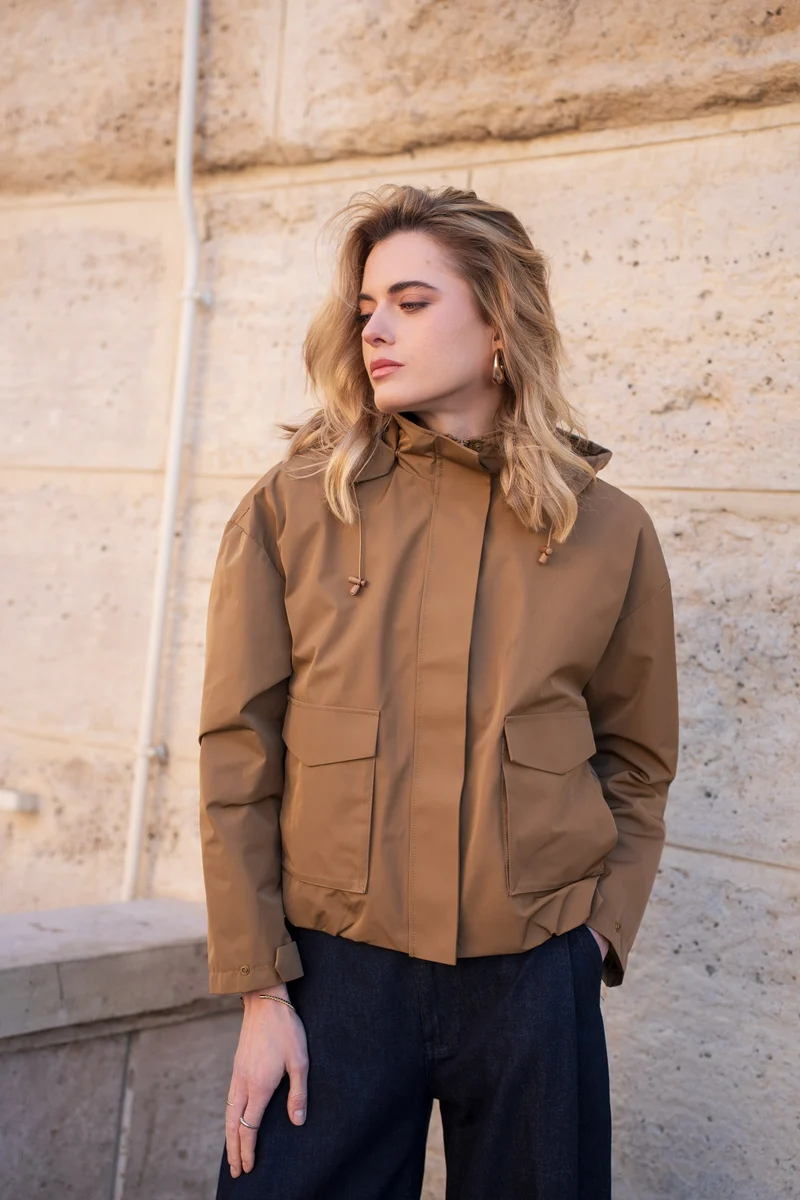 Veste imperméable à poches