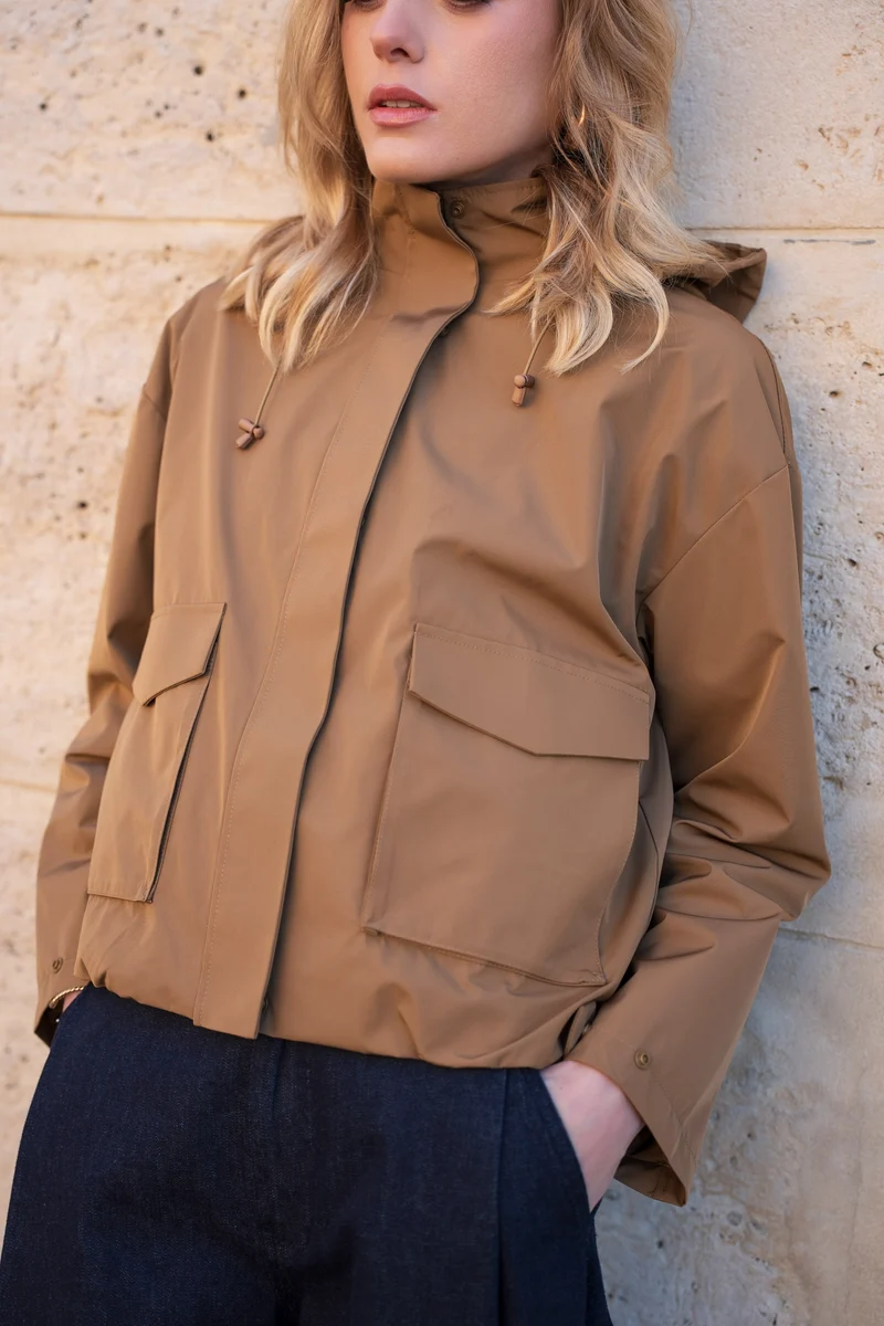Veste imperméable à poches