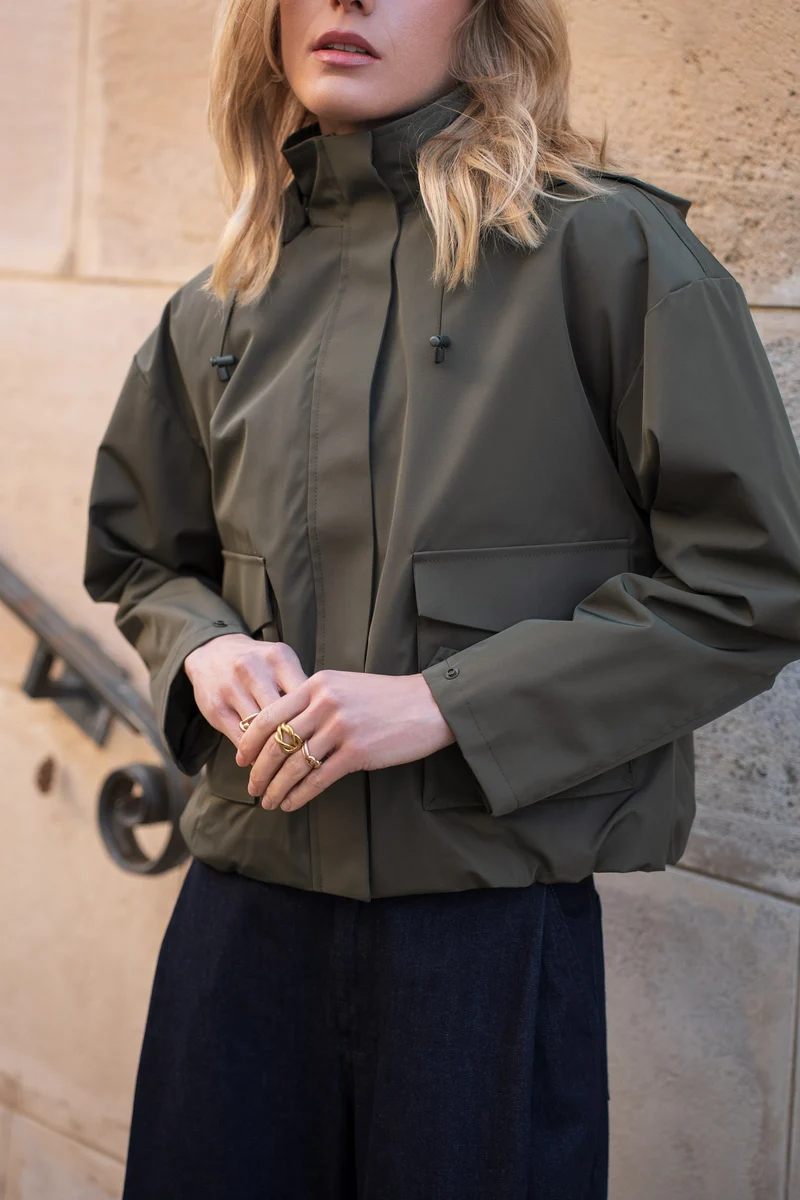 Veste imperméable à poches