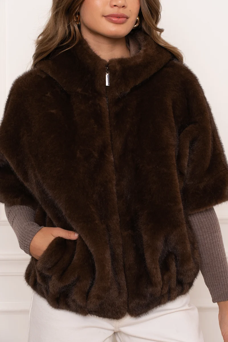 Veste fourrure manches courtes