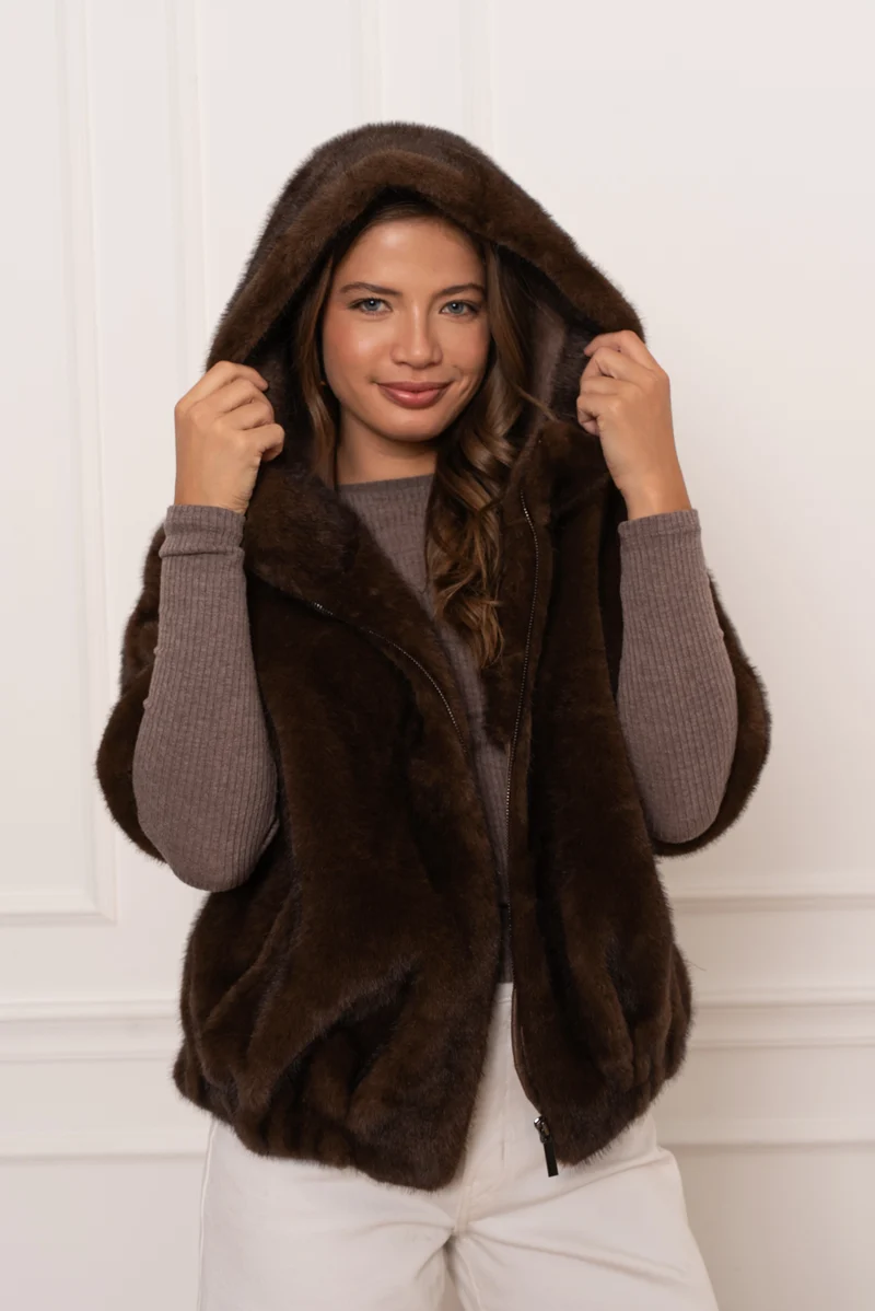 Veste fourrure manches courtes