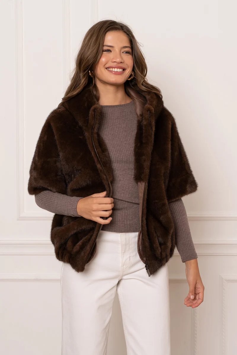 Veste fourrure manches courtes