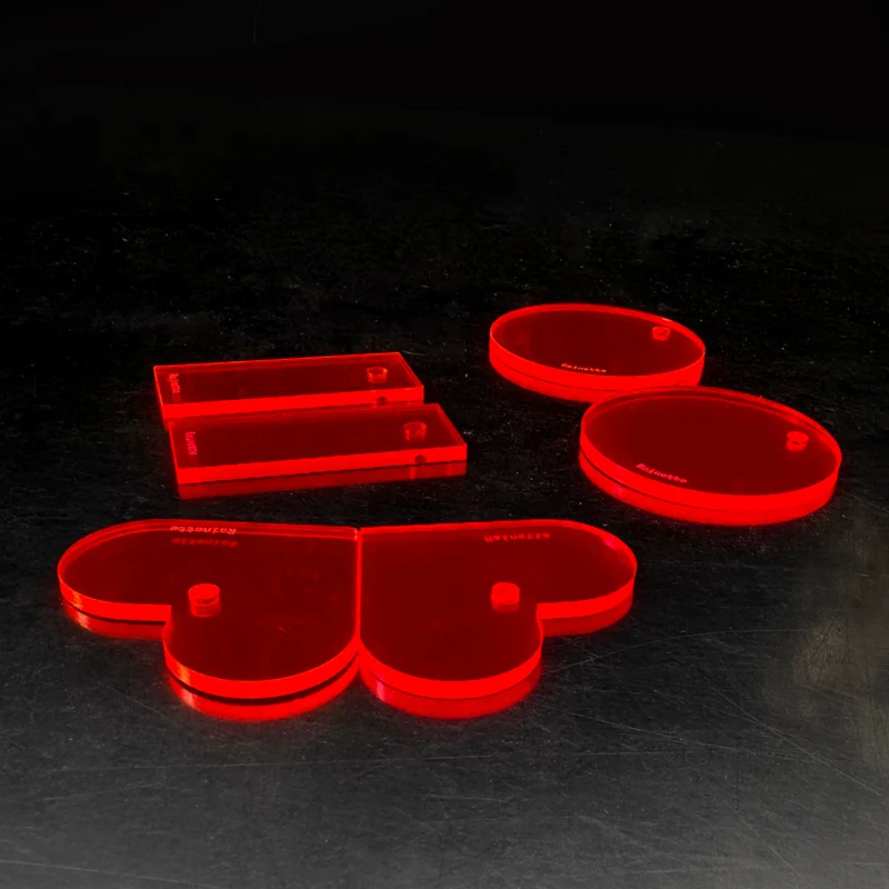 Charm en plexi fluo