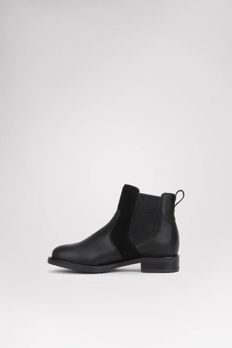 Chelsea Women's Heritage Pull-Up Boot