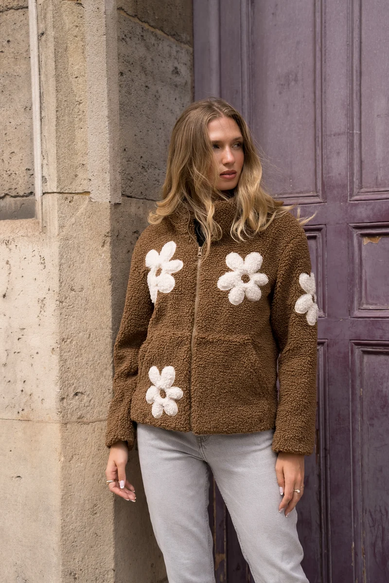 Veste sherpa à motifs fleurs