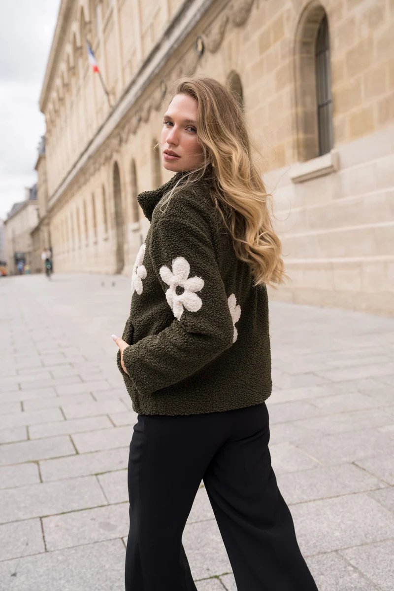 Veste sherpa à motifs fleurs