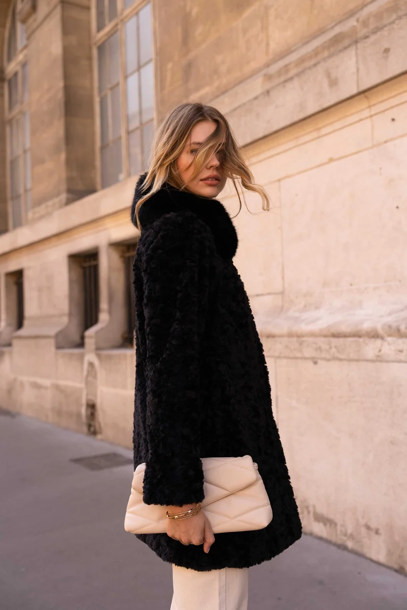 Manteau en fausse fourrure
