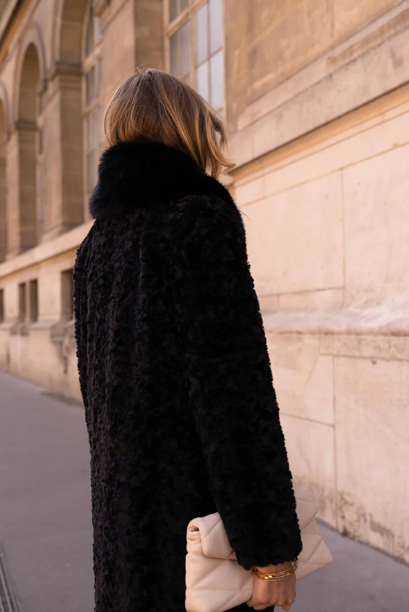 Manteau en fausse fourrure