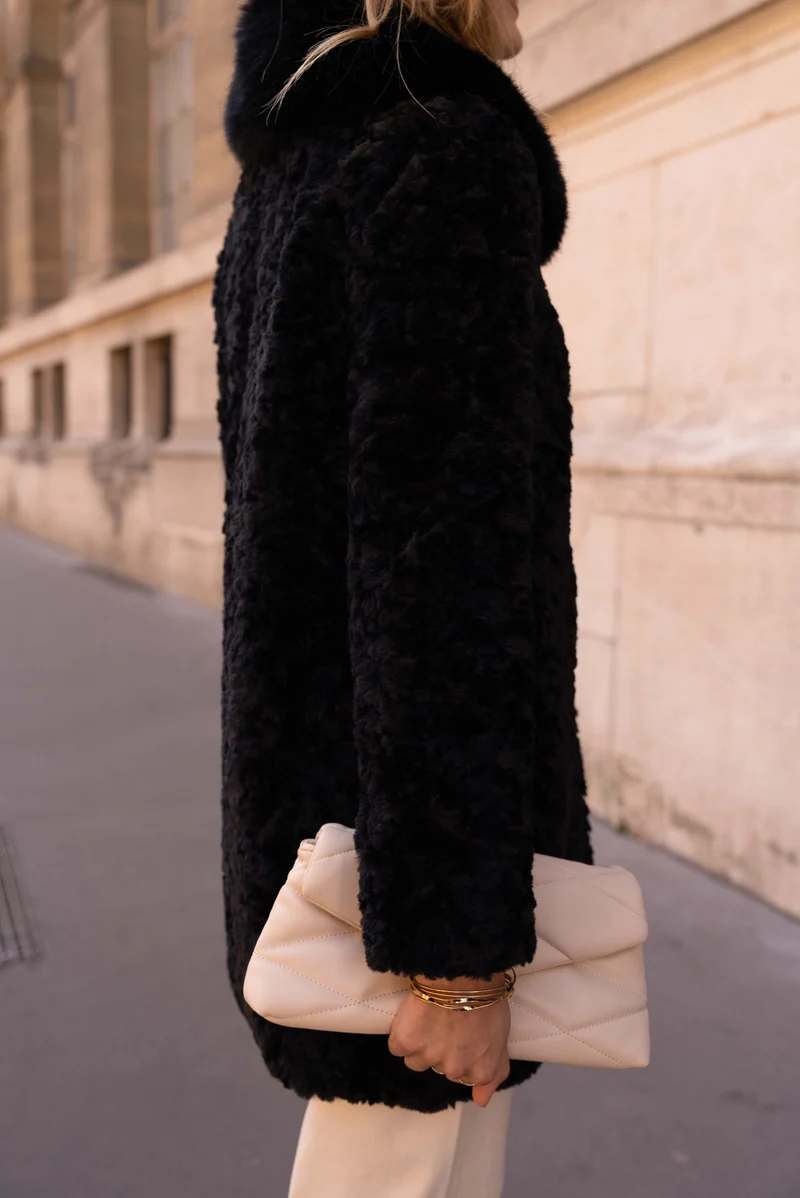 Manteau en fausse fourrure