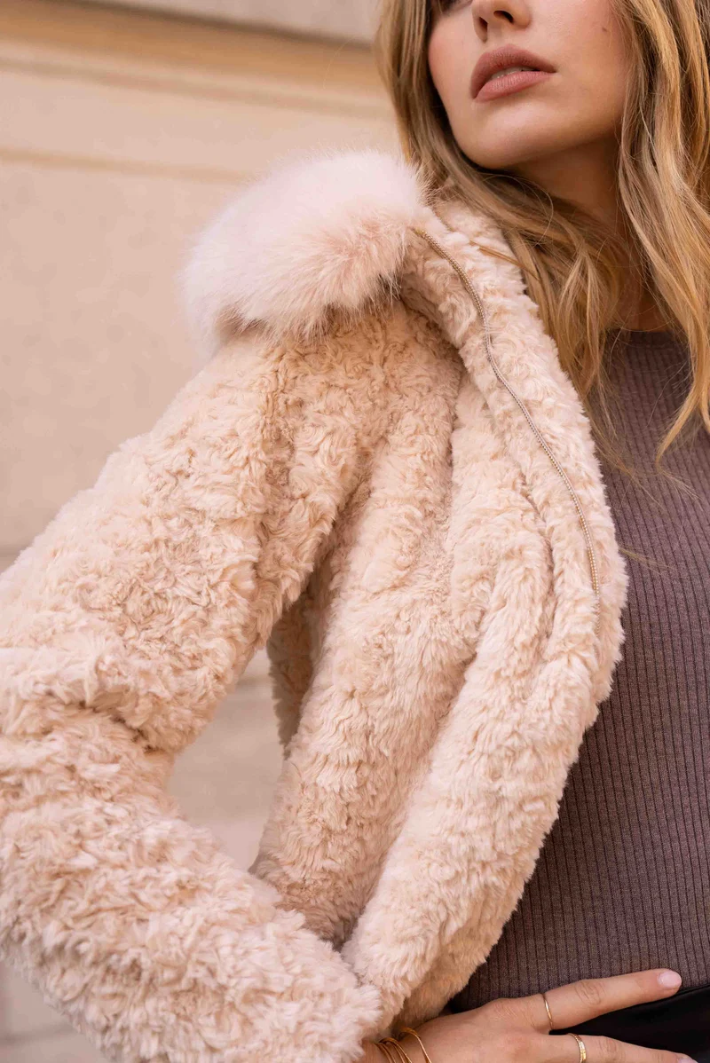 Veste en fausse fourrure