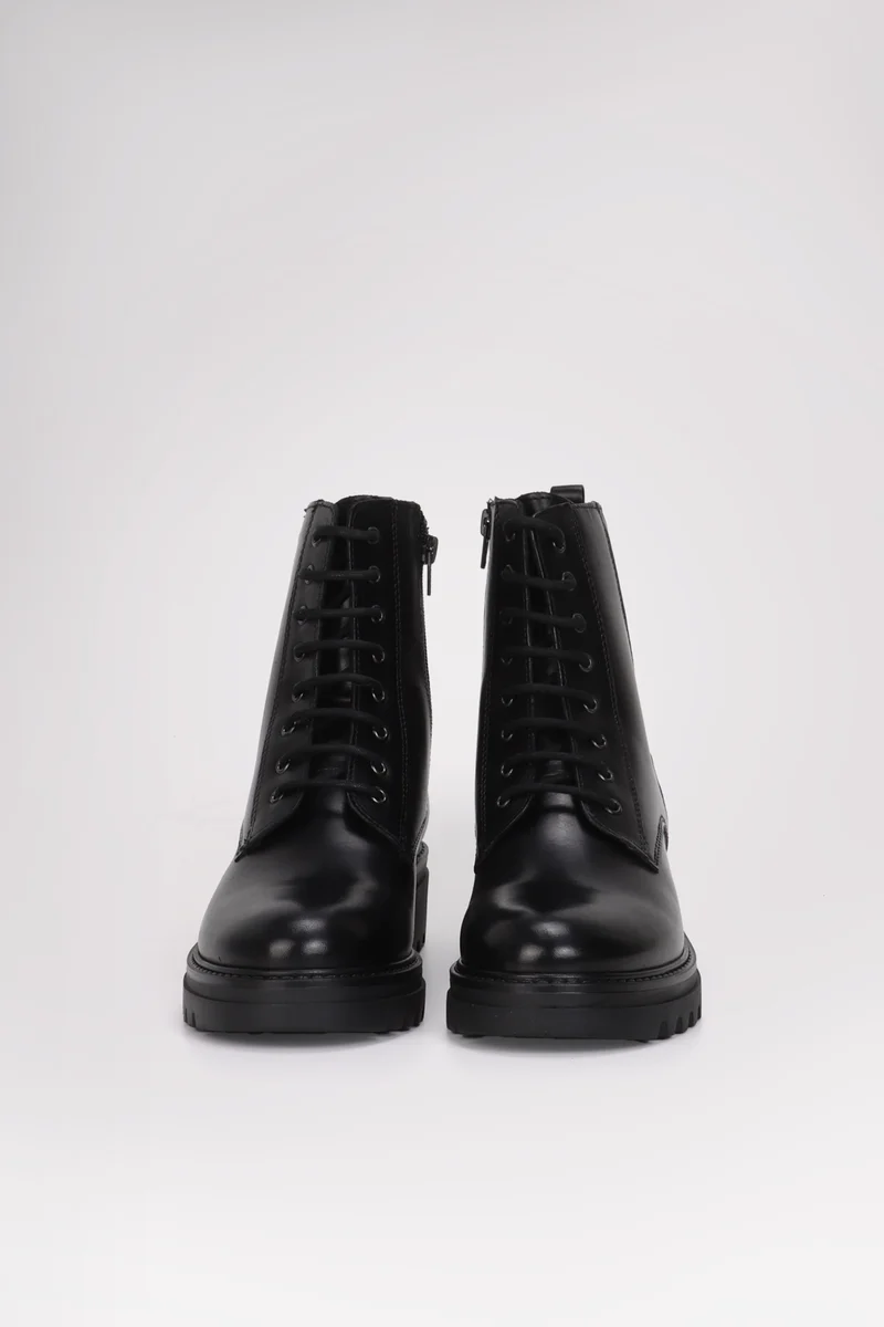 Monterey Women's Lace Up Boot