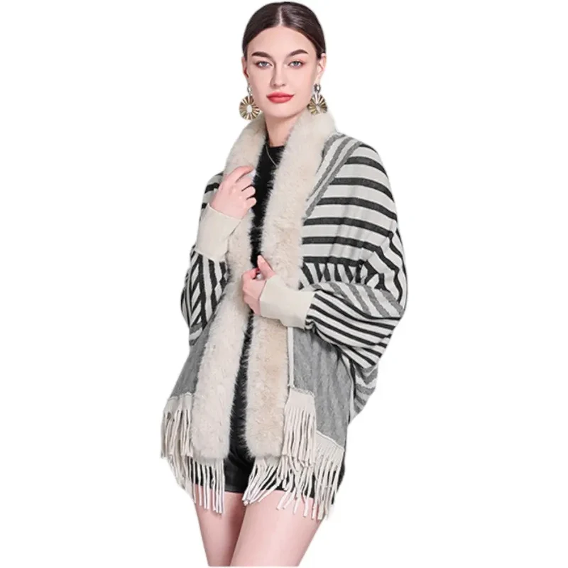Poncho En Laine De Femme
