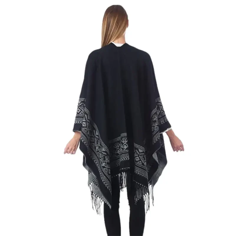 Poncho De Femme En Hiver