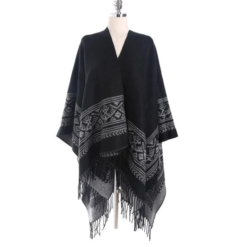 Poncho De Femme En Hiver