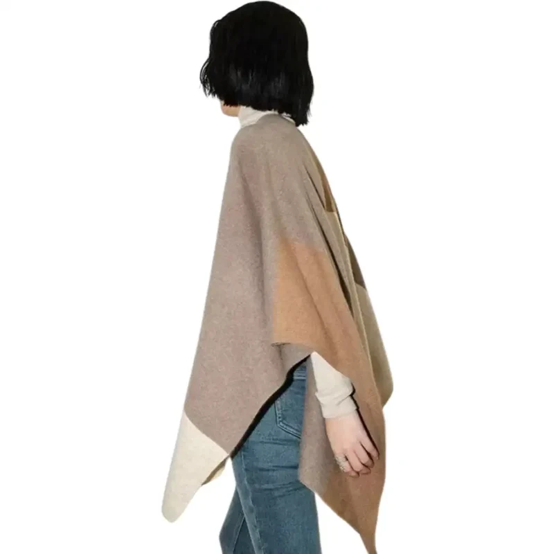 Poncho court femme laine