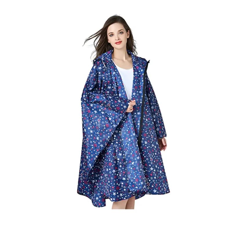 Poncho à capuche pour les femmes