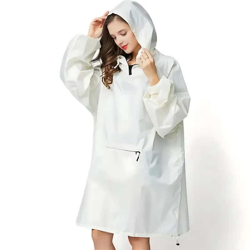 Poncho de pluie étanche à capuche pour les femmes