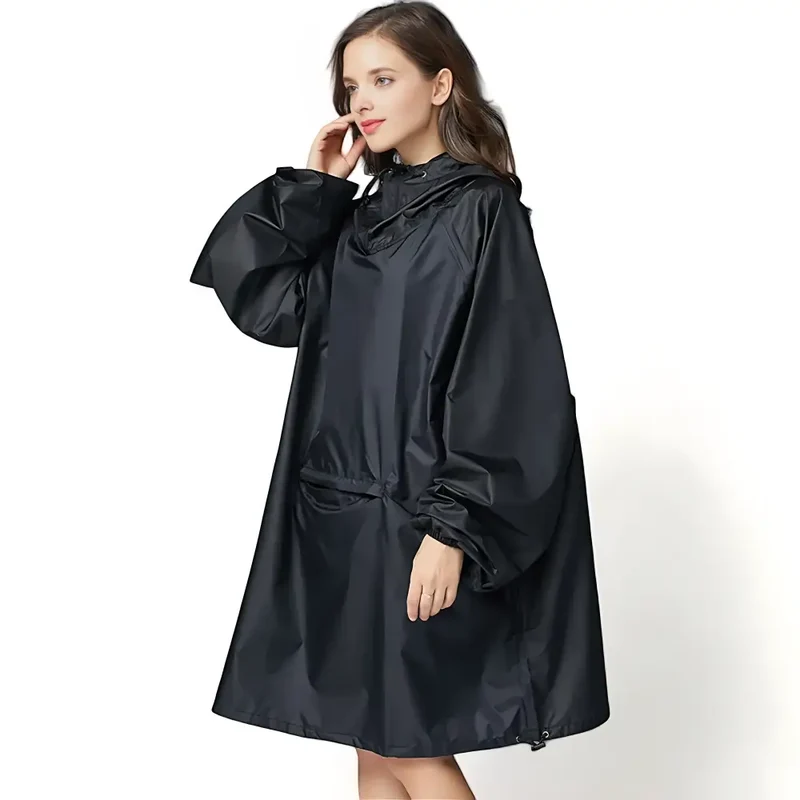 Poncho de pluie étanche à capuche pour les femmes